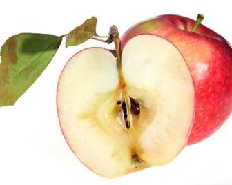 В Канаде вырастили яблоки, которые не становятся коричневыми на срезе