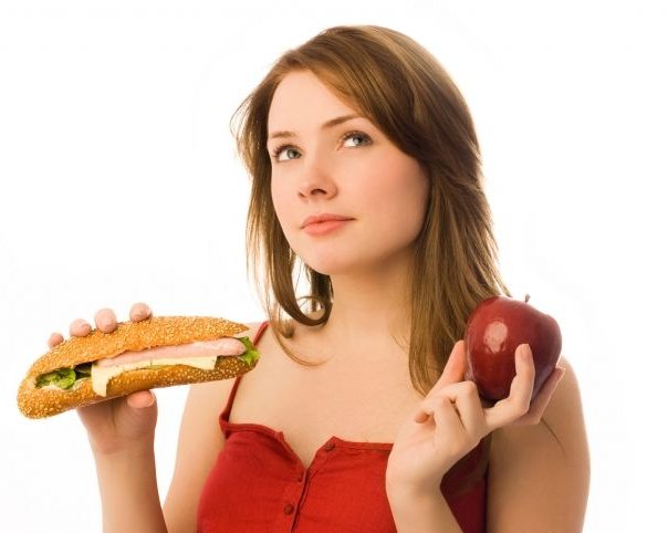 Сегодняшним женщинам нужно потреблять на 200 калорий меньше