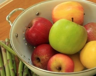 Фрукты и овощи добавляют привлекательности коже