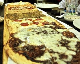 Пицца, включающая в себя 7 блюд