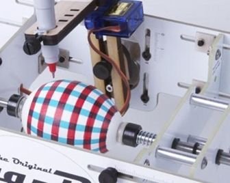 Машина, создающая узоры на яйцах